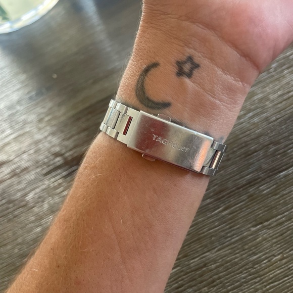 Tag $1200 - Picture 1 of 3